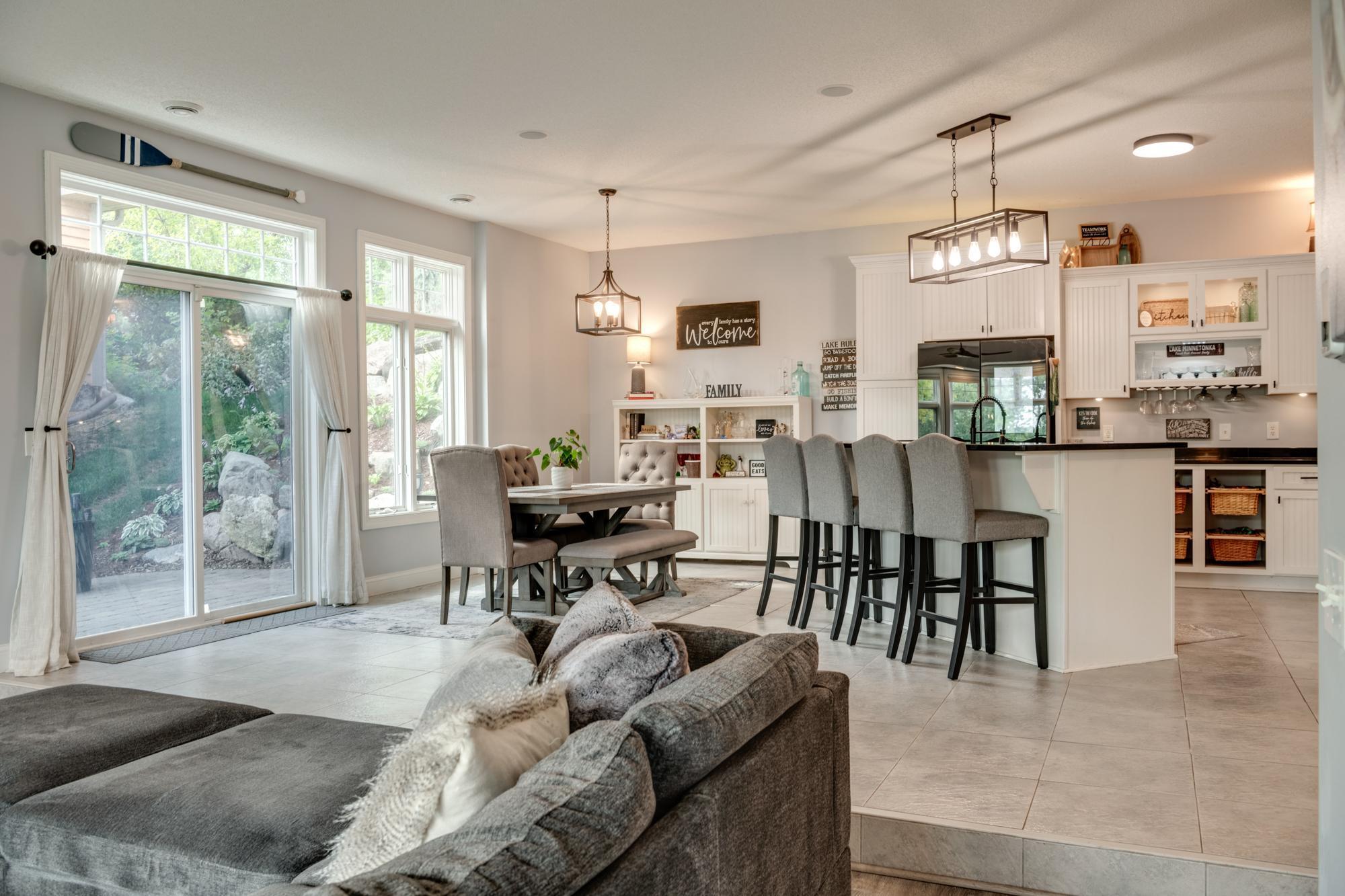 4646 Island View Drive