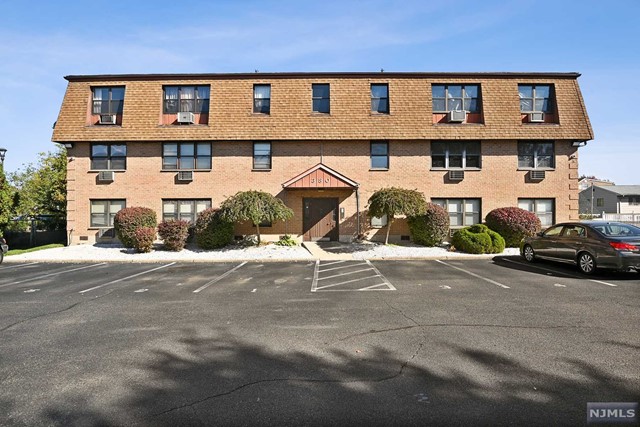 380 Front Street Unit: 8