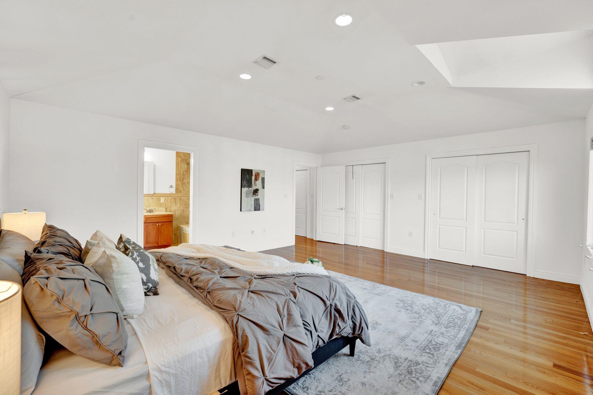 833 2ND ST