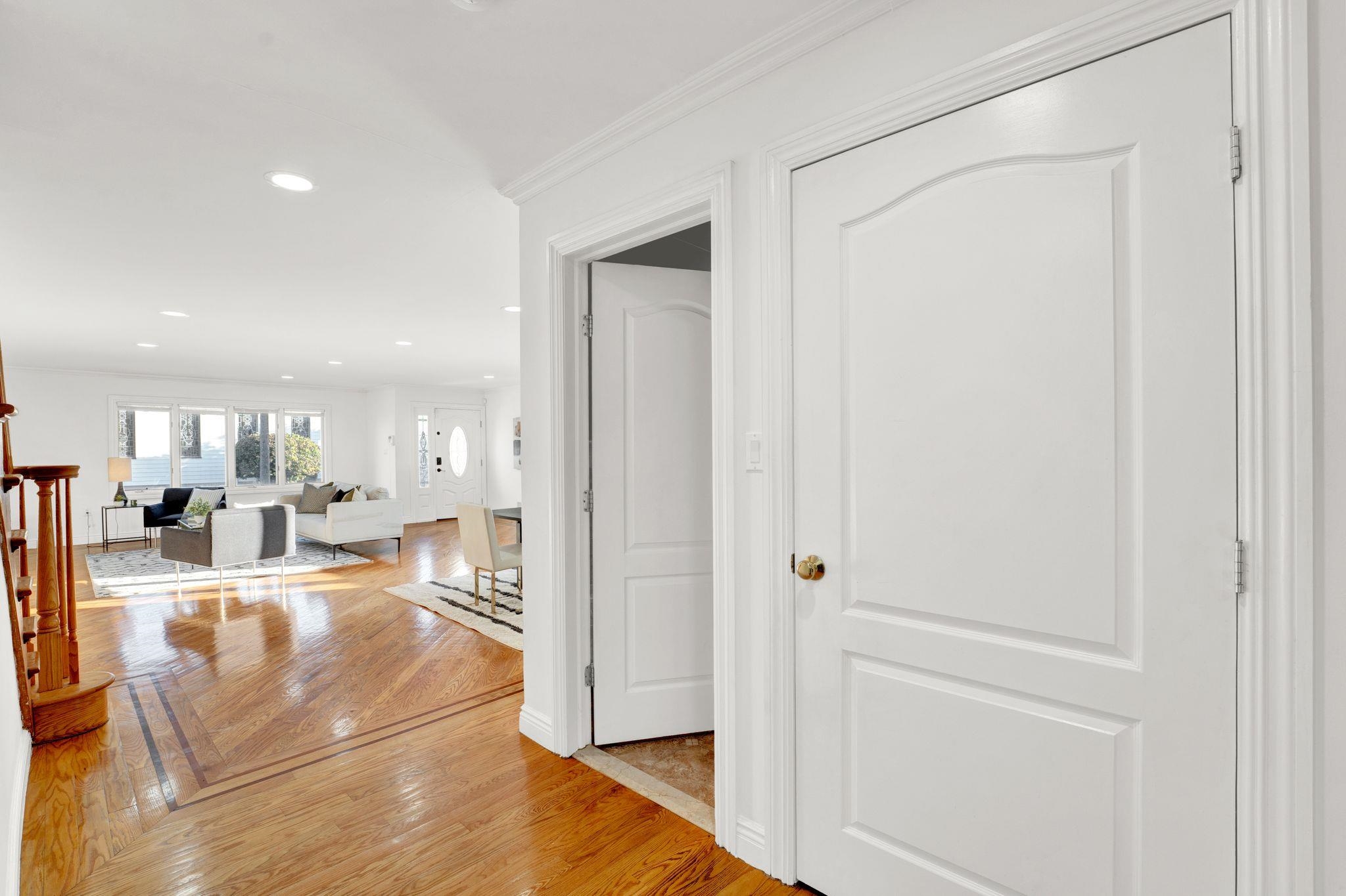 833 2ND ST