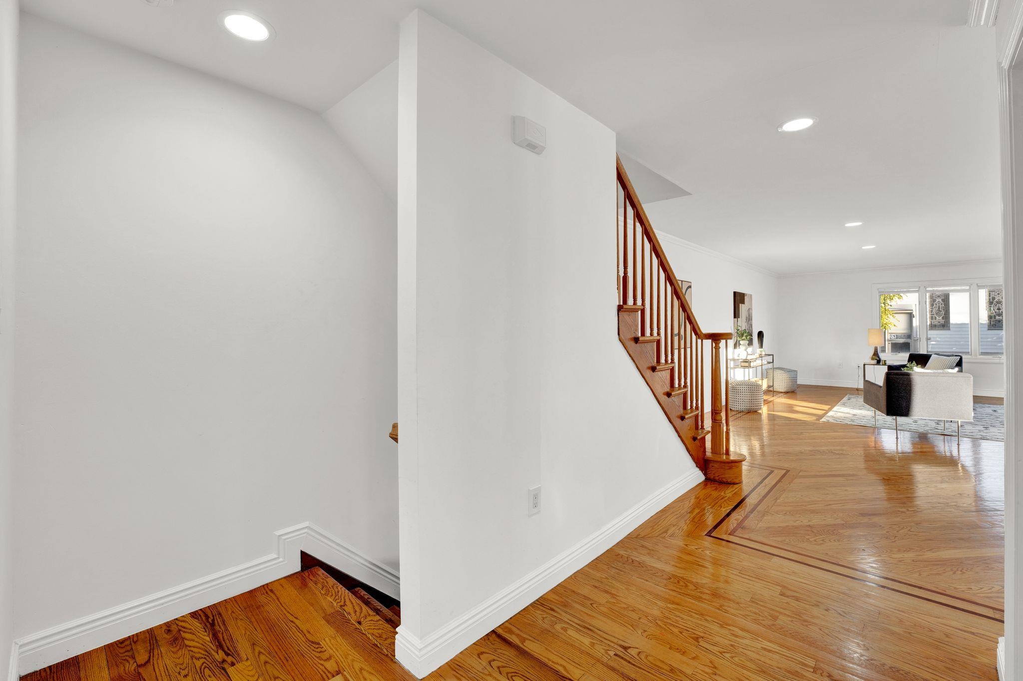 833 2ND ST