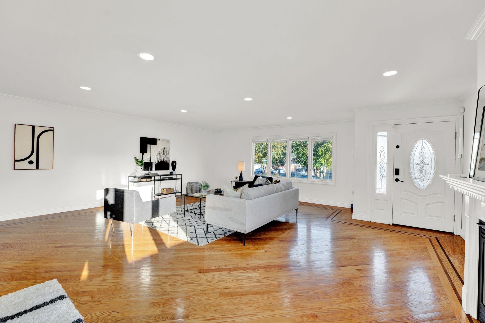 833 2ND ST