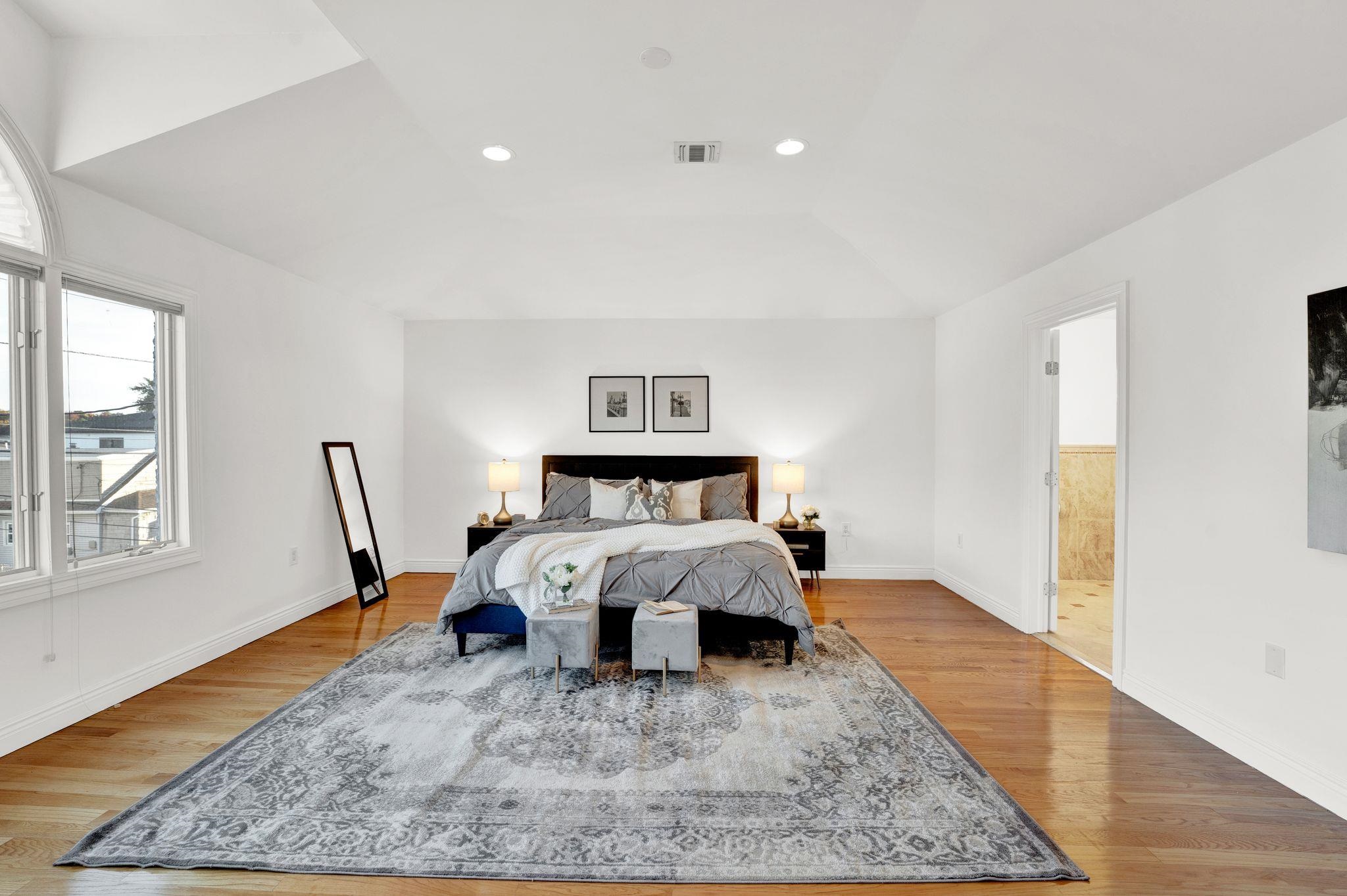 833 2ND ST