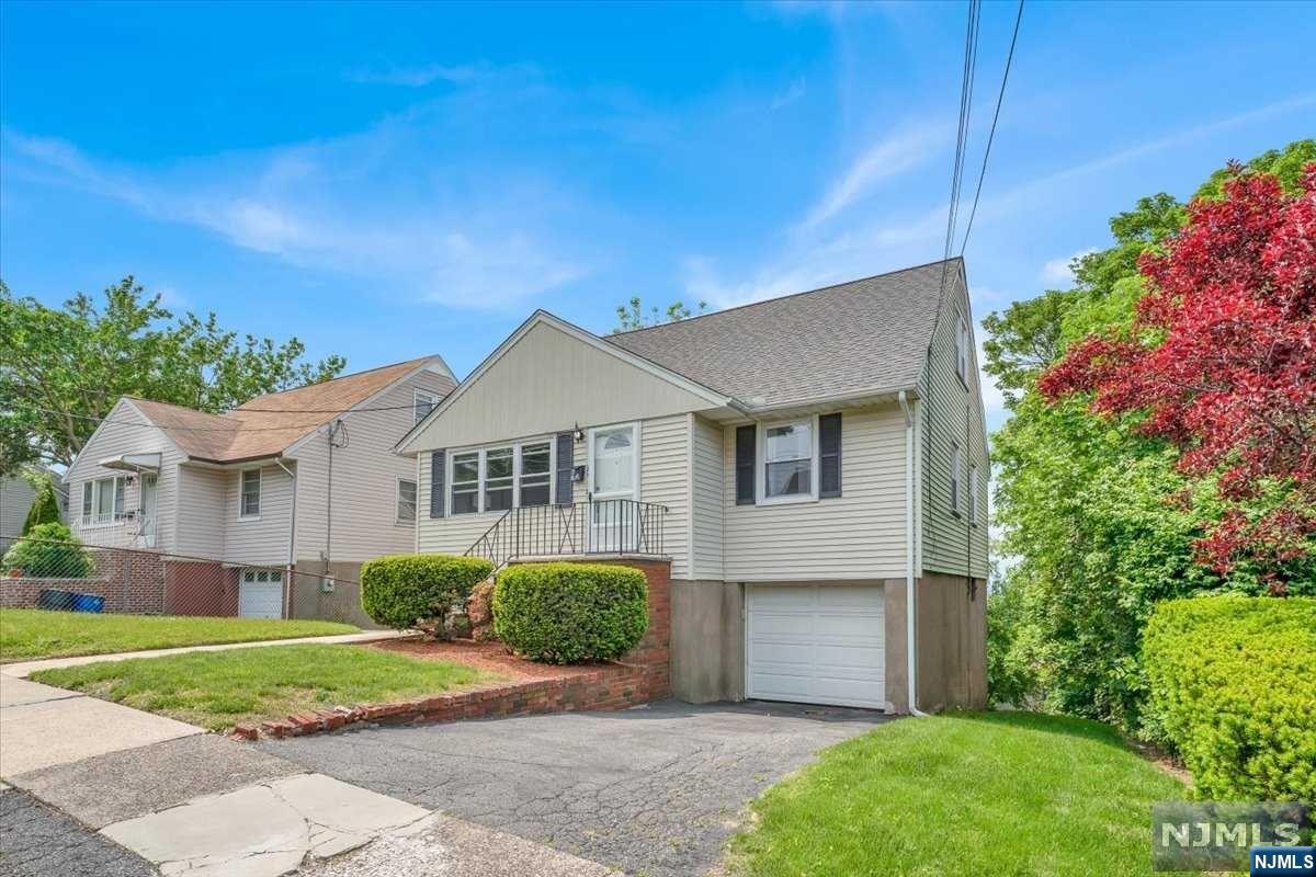 8415 Columbia Avenue