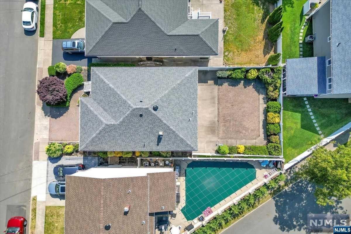 631 Chestnut Place