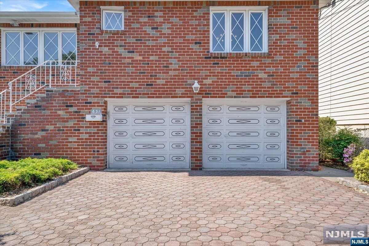 631 Chestnut Place