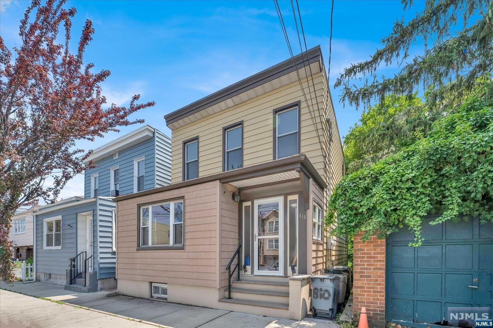 810 7th Street