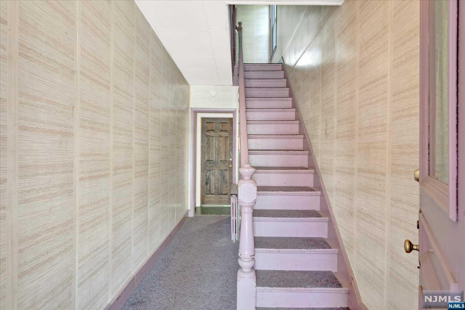 810 7th Street