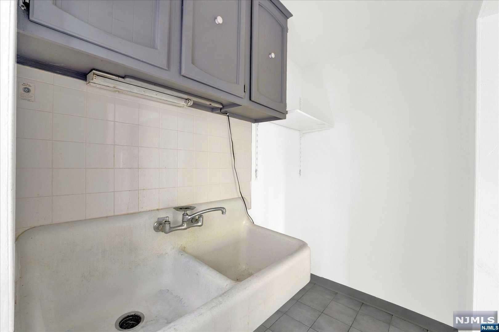 810 7th Street