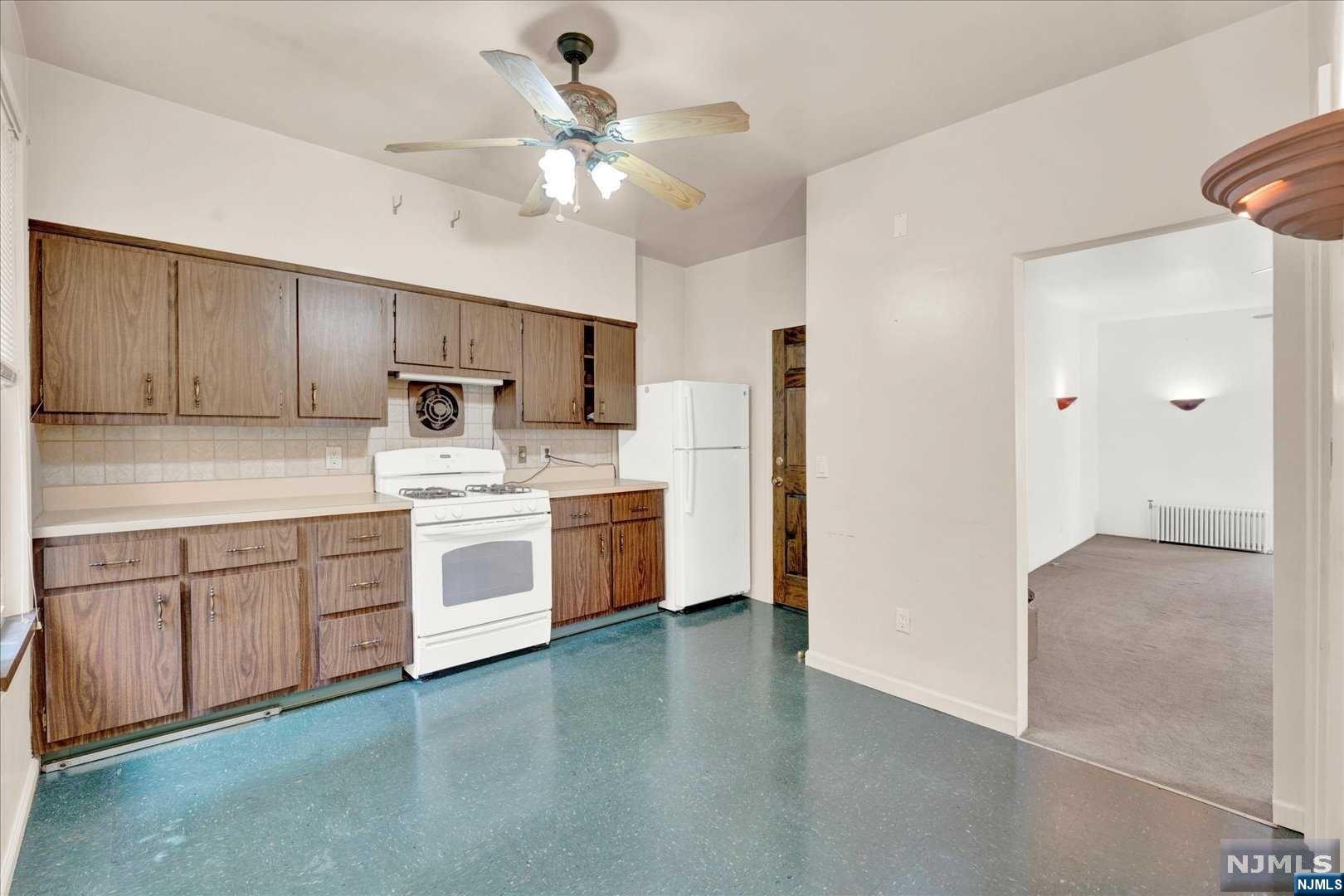 810 7th Street