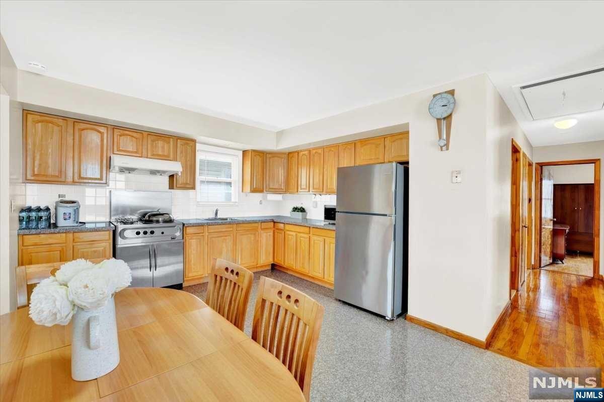 729 2nd Street