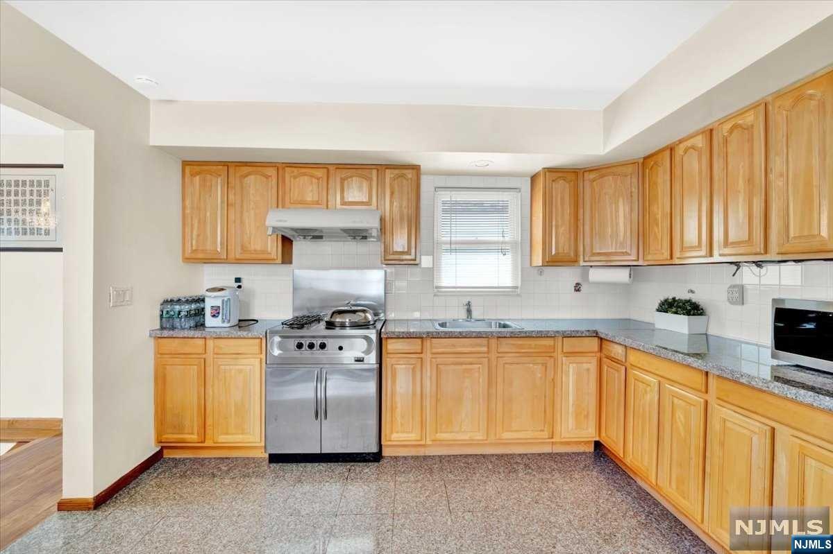 729 2nd Street