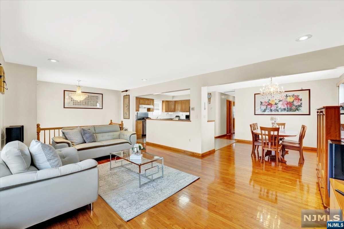 729 2nd Street