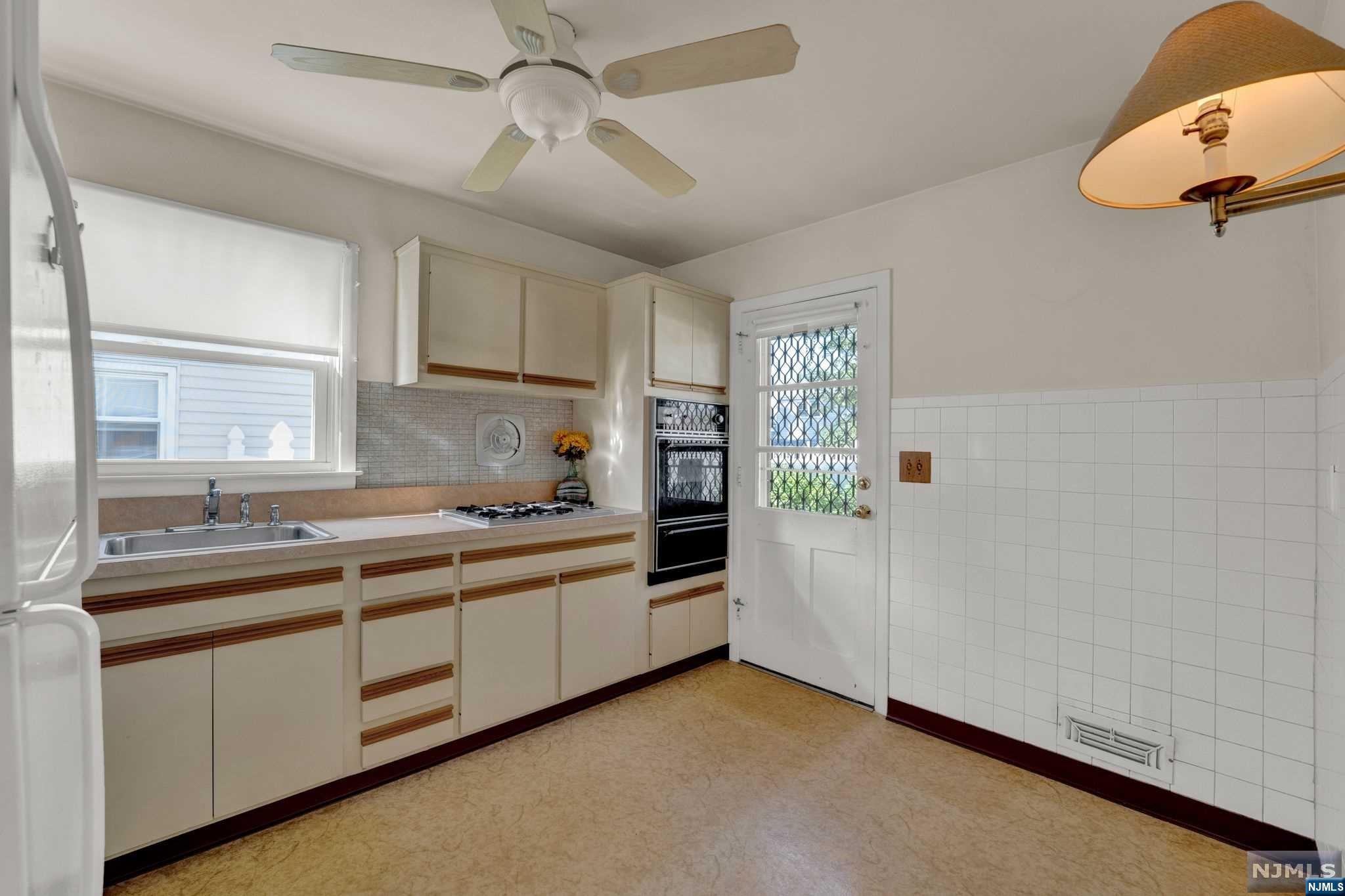 675 8th Street