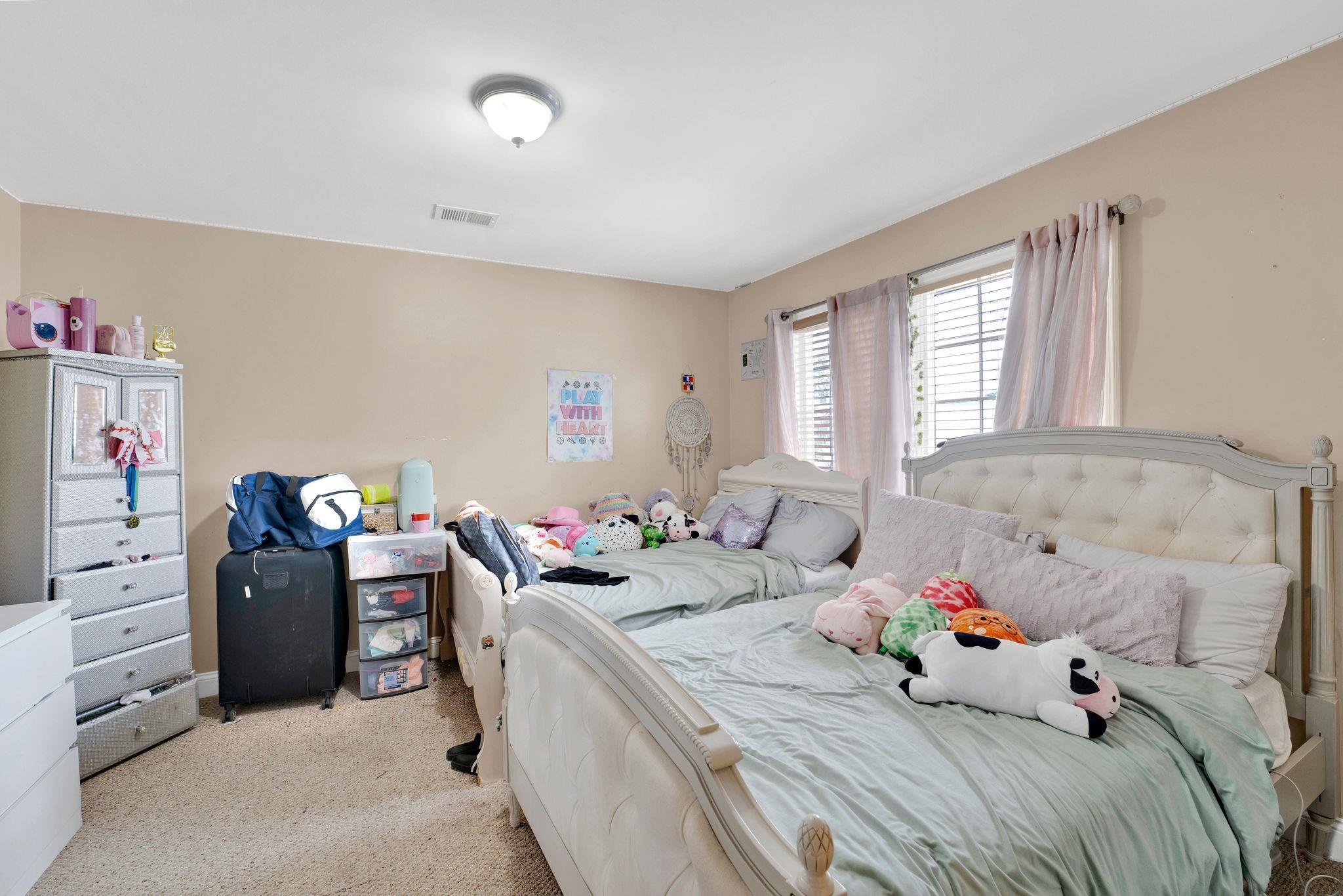 701 GOLDEN AVE