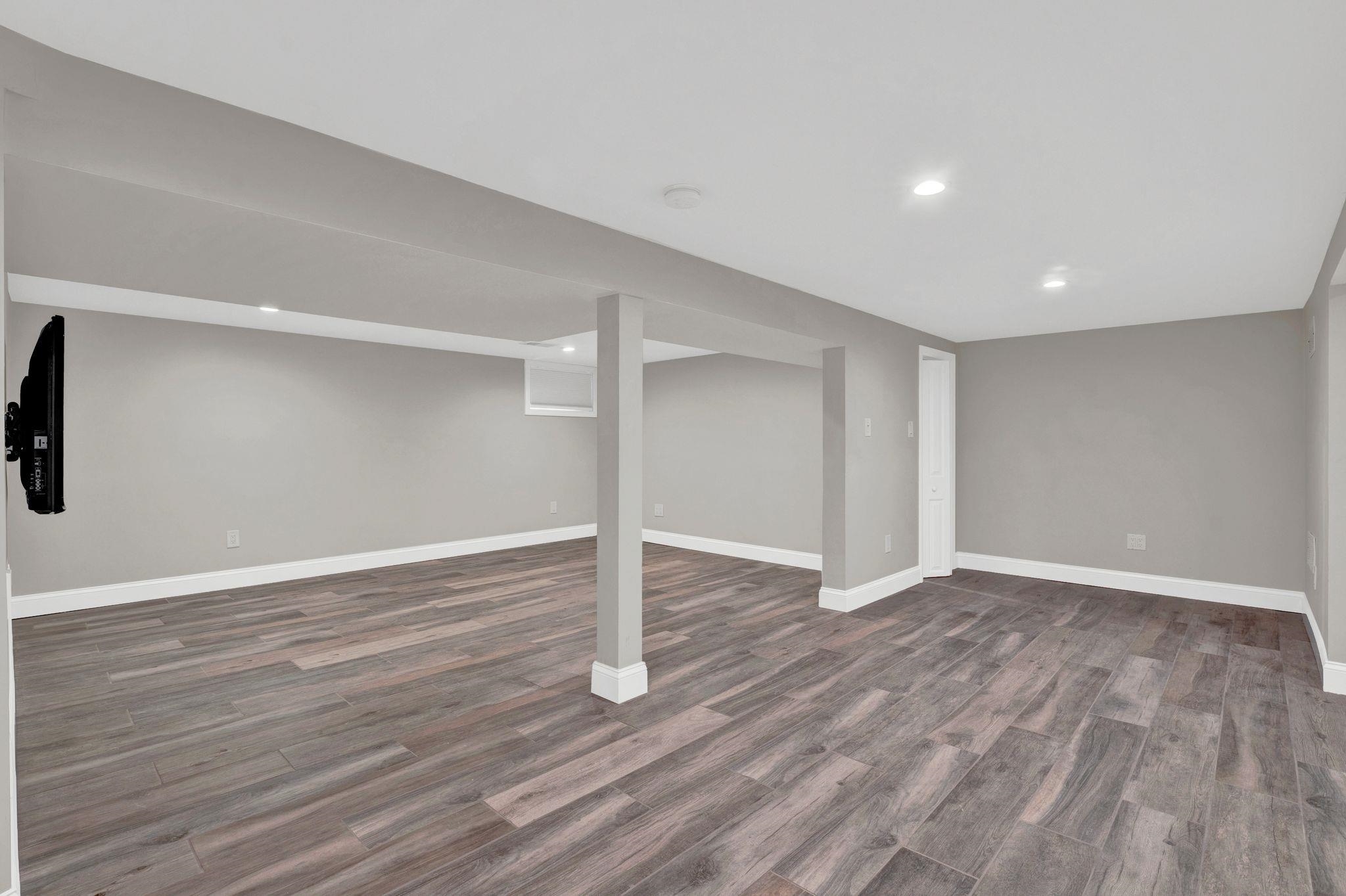 701 GOLDEN AVE