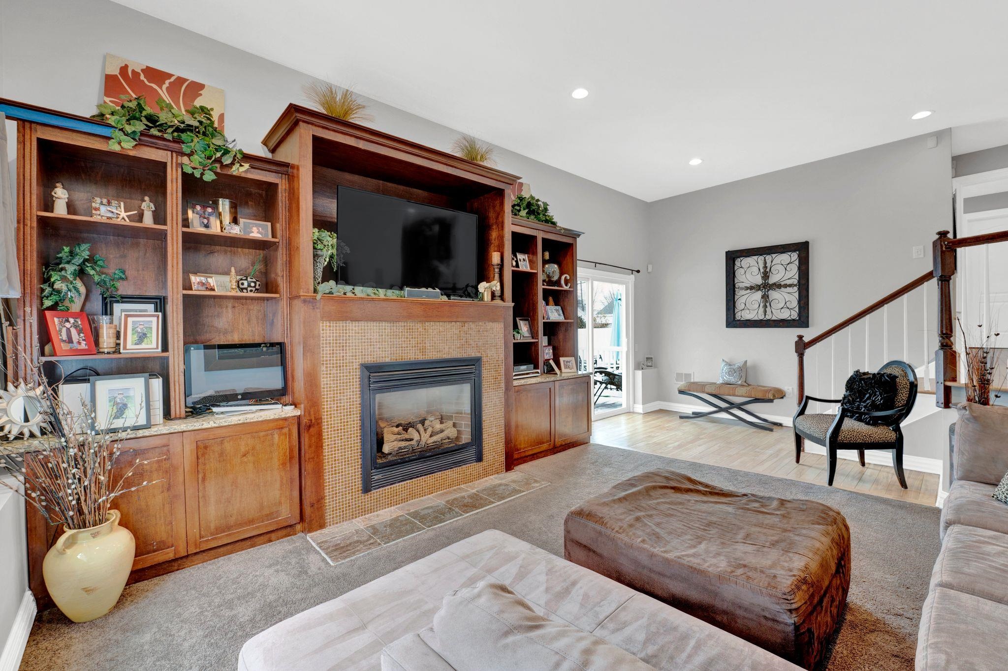 701 GOLDEN AVE