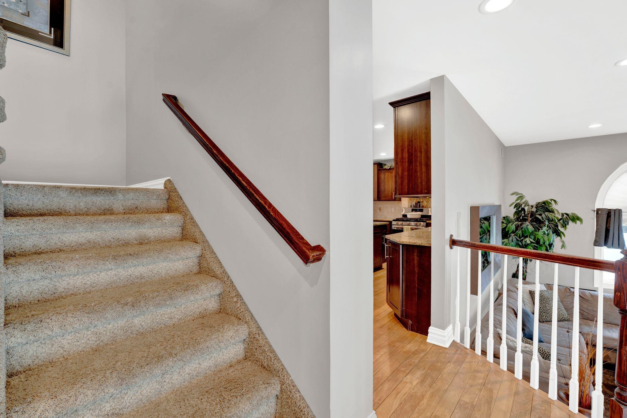 701 GOLDEN AVE