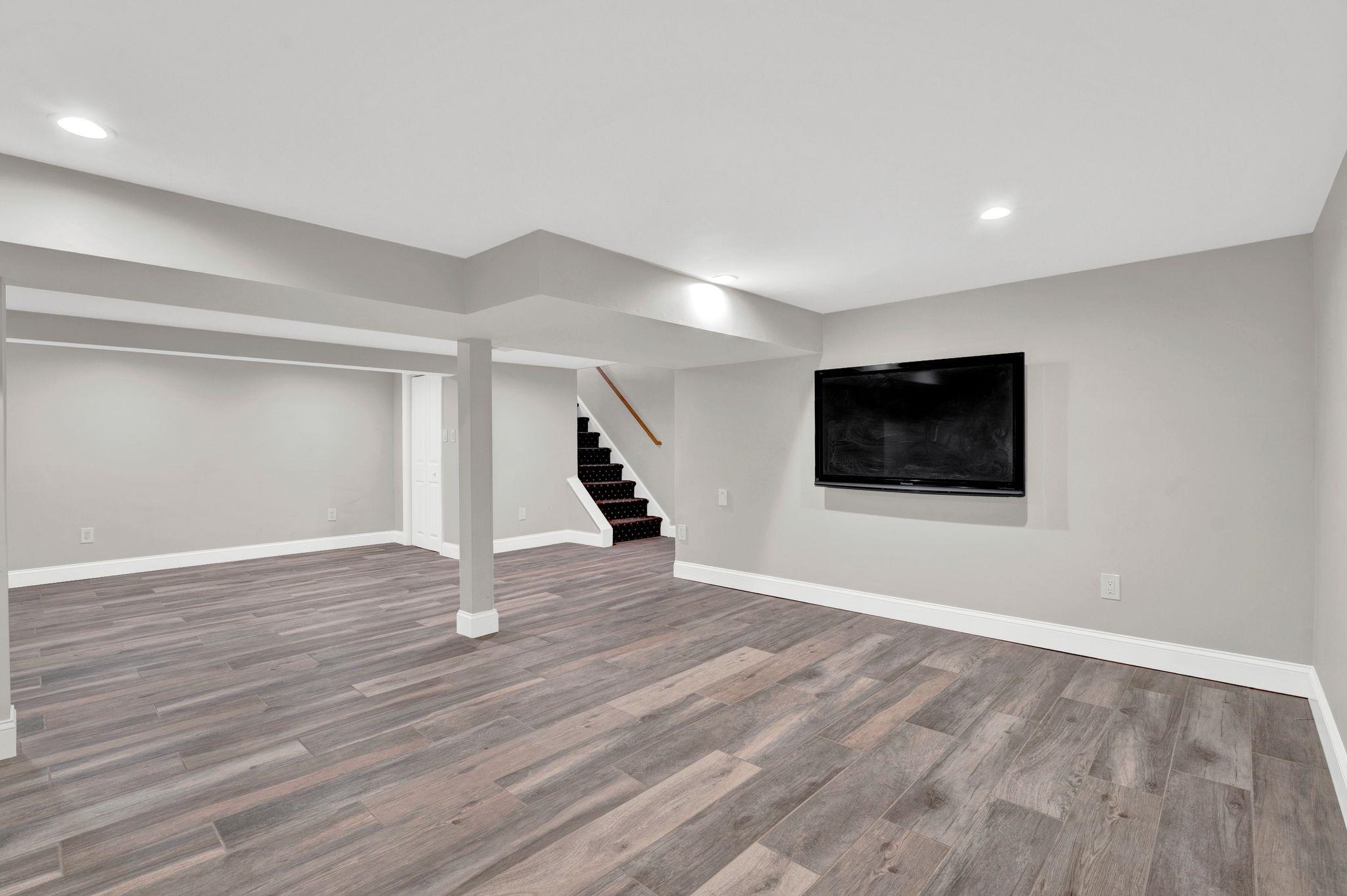 701 GOLDEN AVE