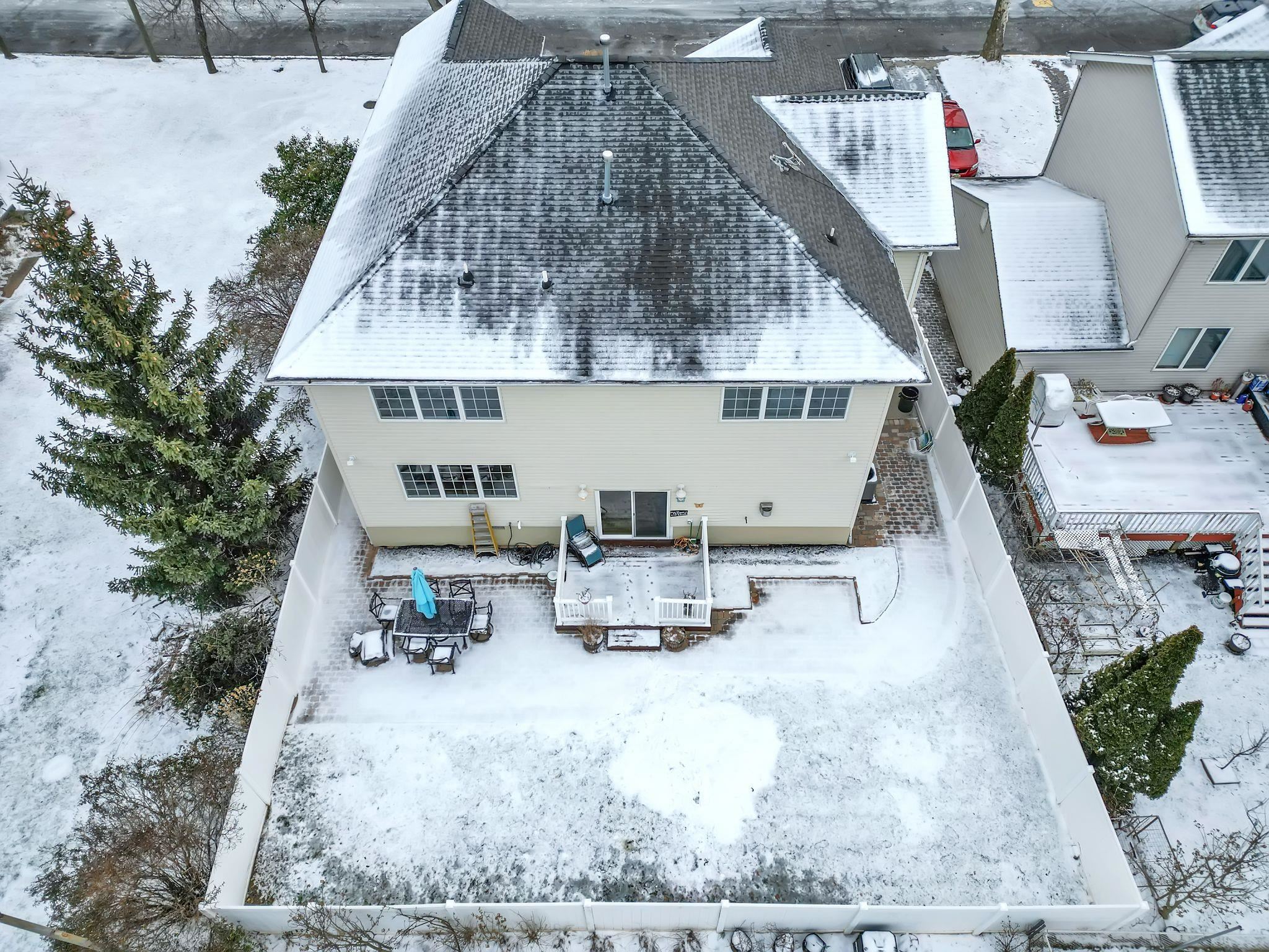701 GOLDEN AVE