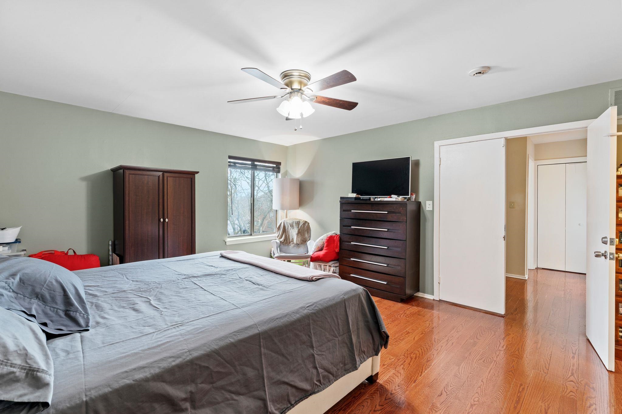 524 TEAL PLAZA