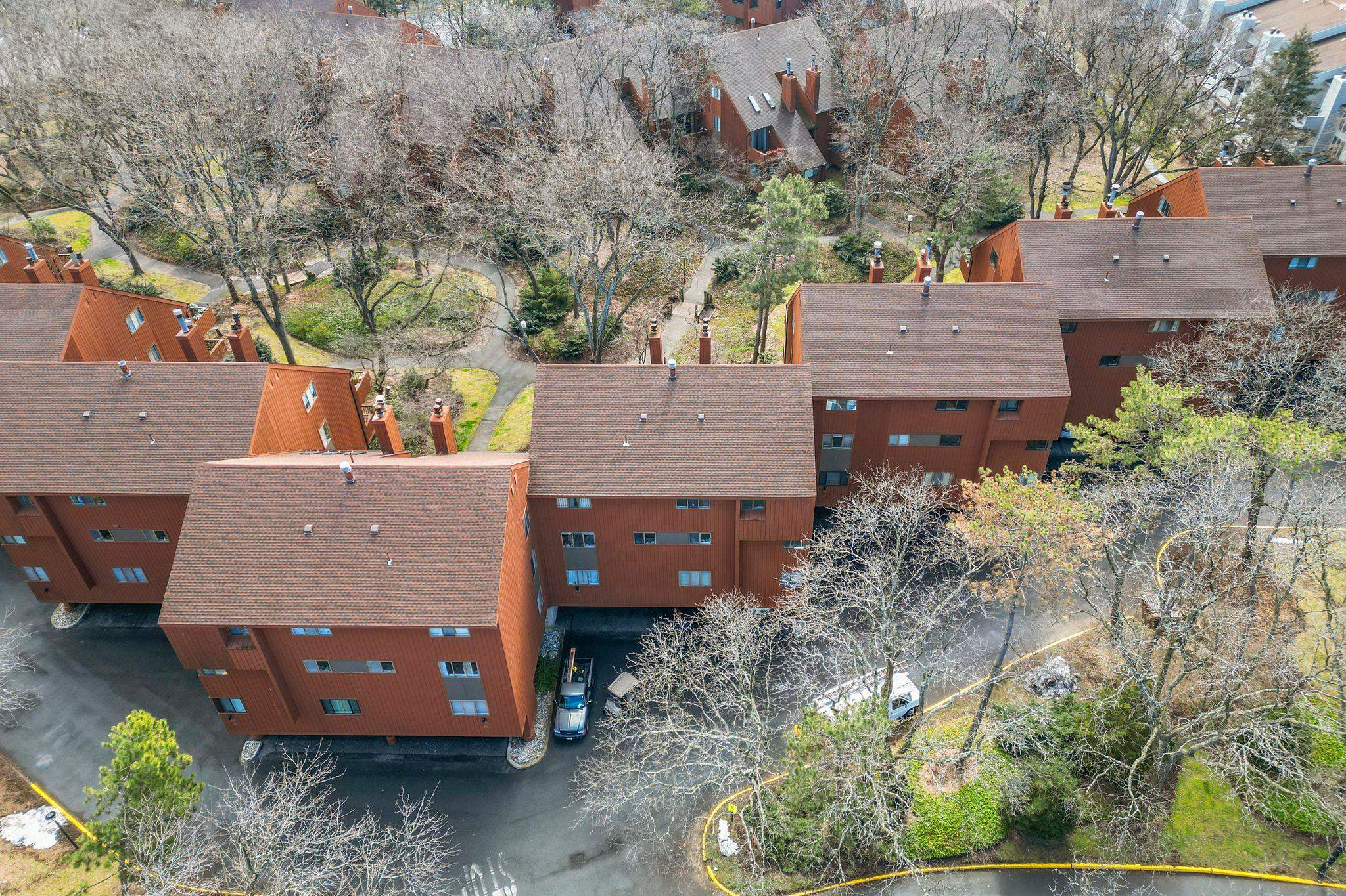 524 TEAL PLAZA