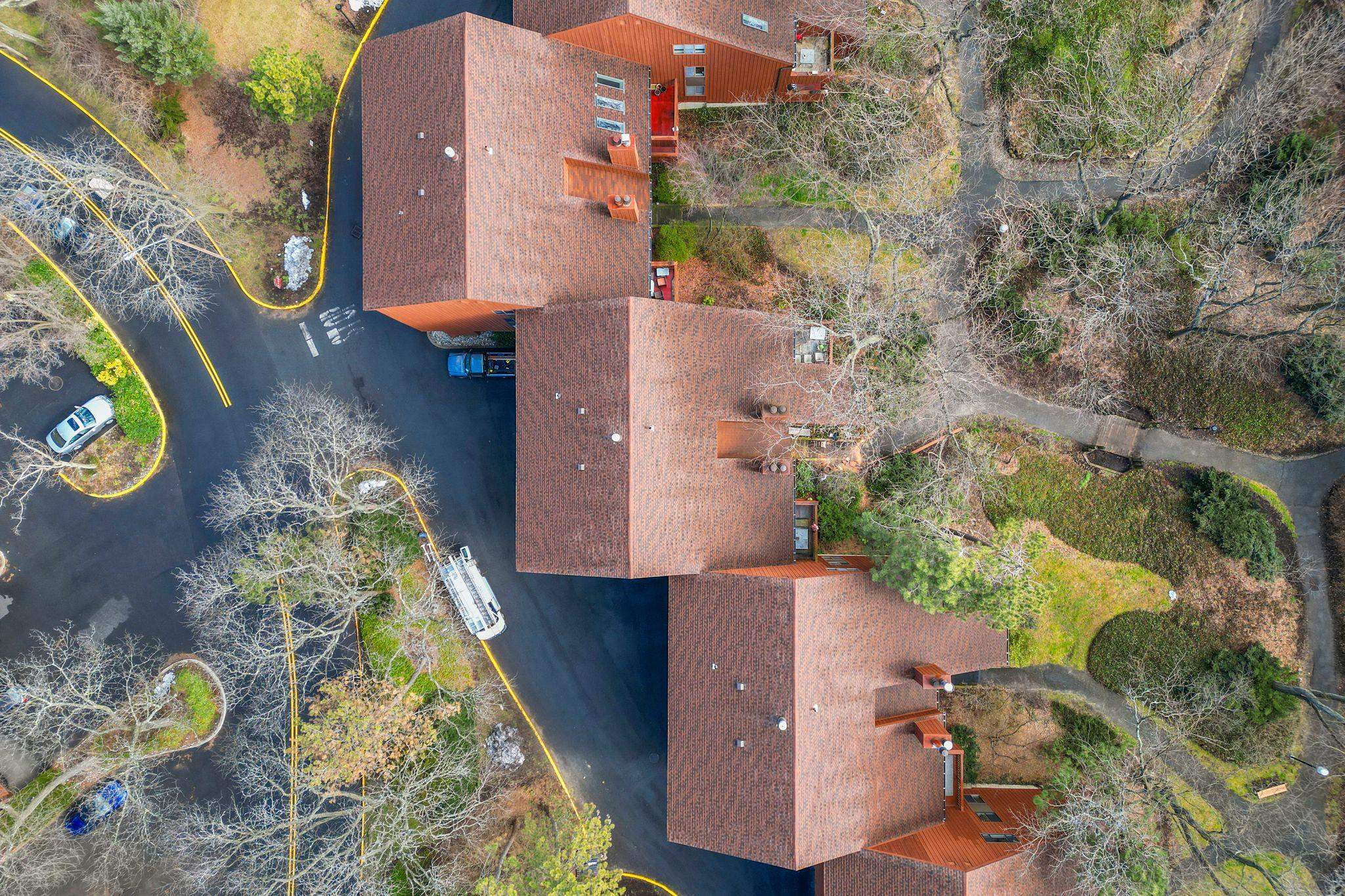 524 TEAL PLAZA