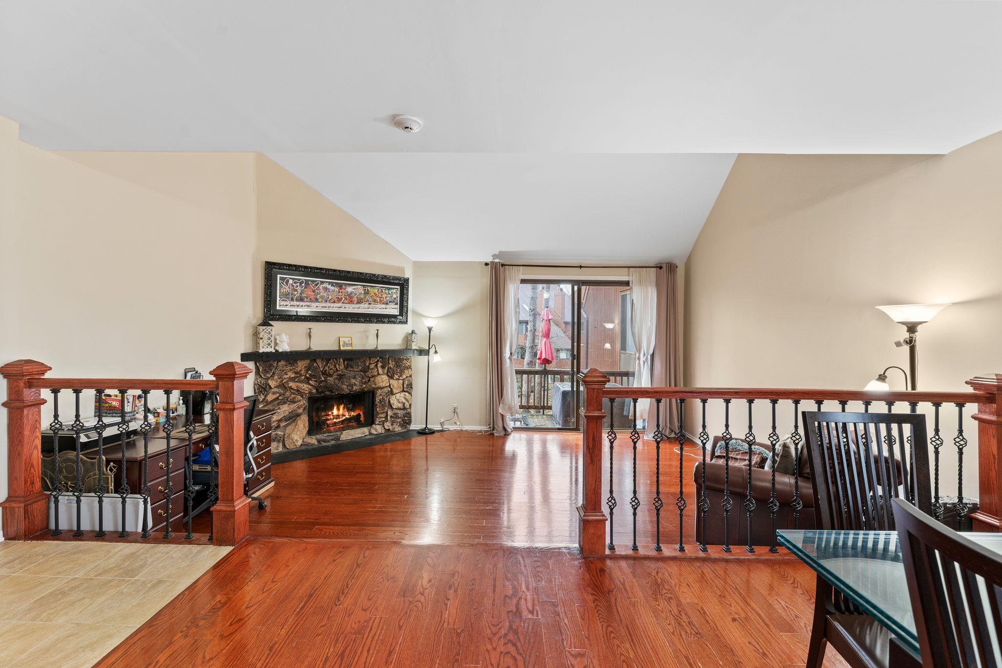 524 TEAL PLAZA