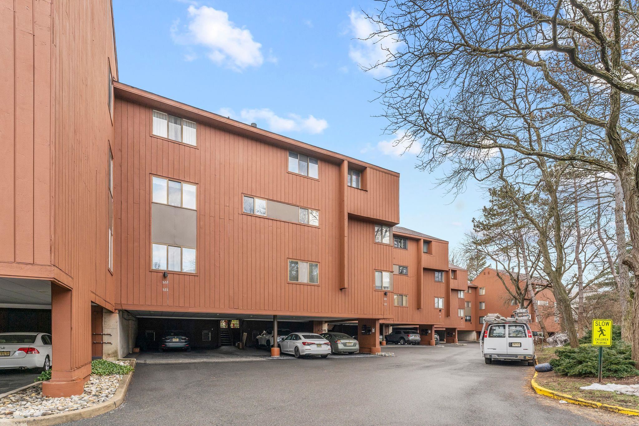 524 TEAL PLAZA