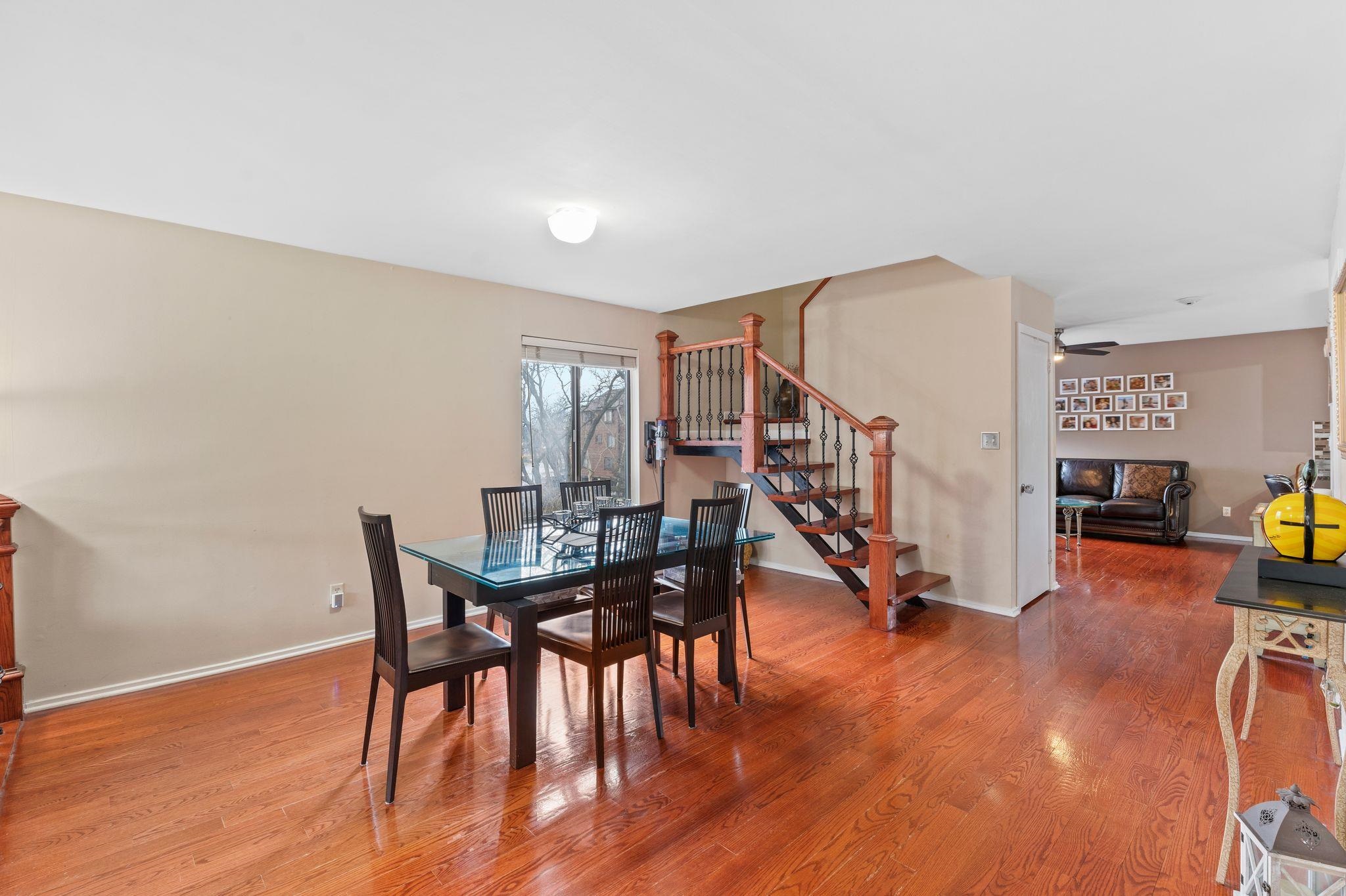 524 TEAL PLAZA