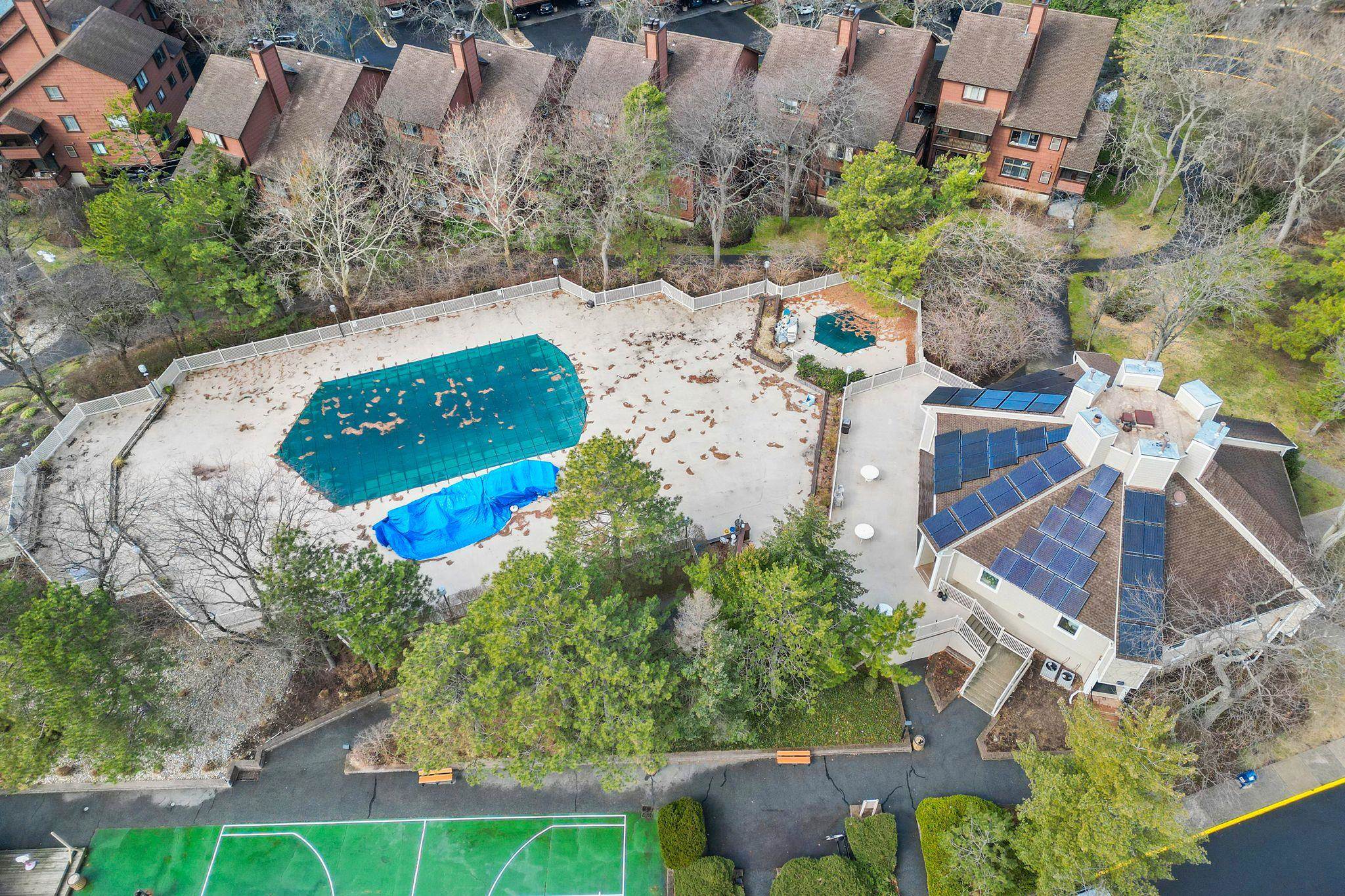 524 TEAL PLAZA