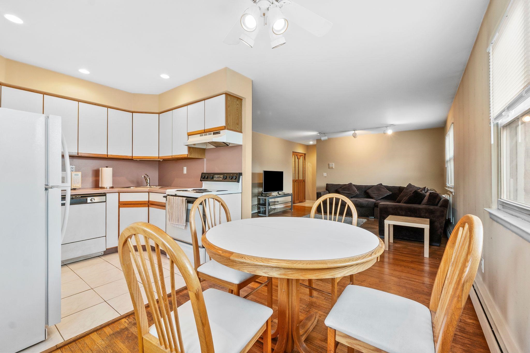 1138 FARM RD