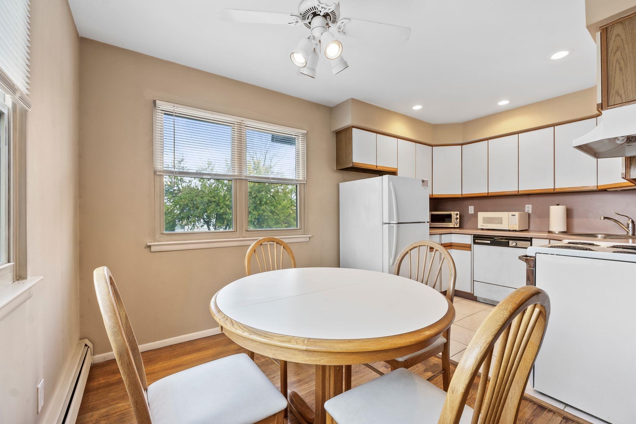 1138 FARM RD