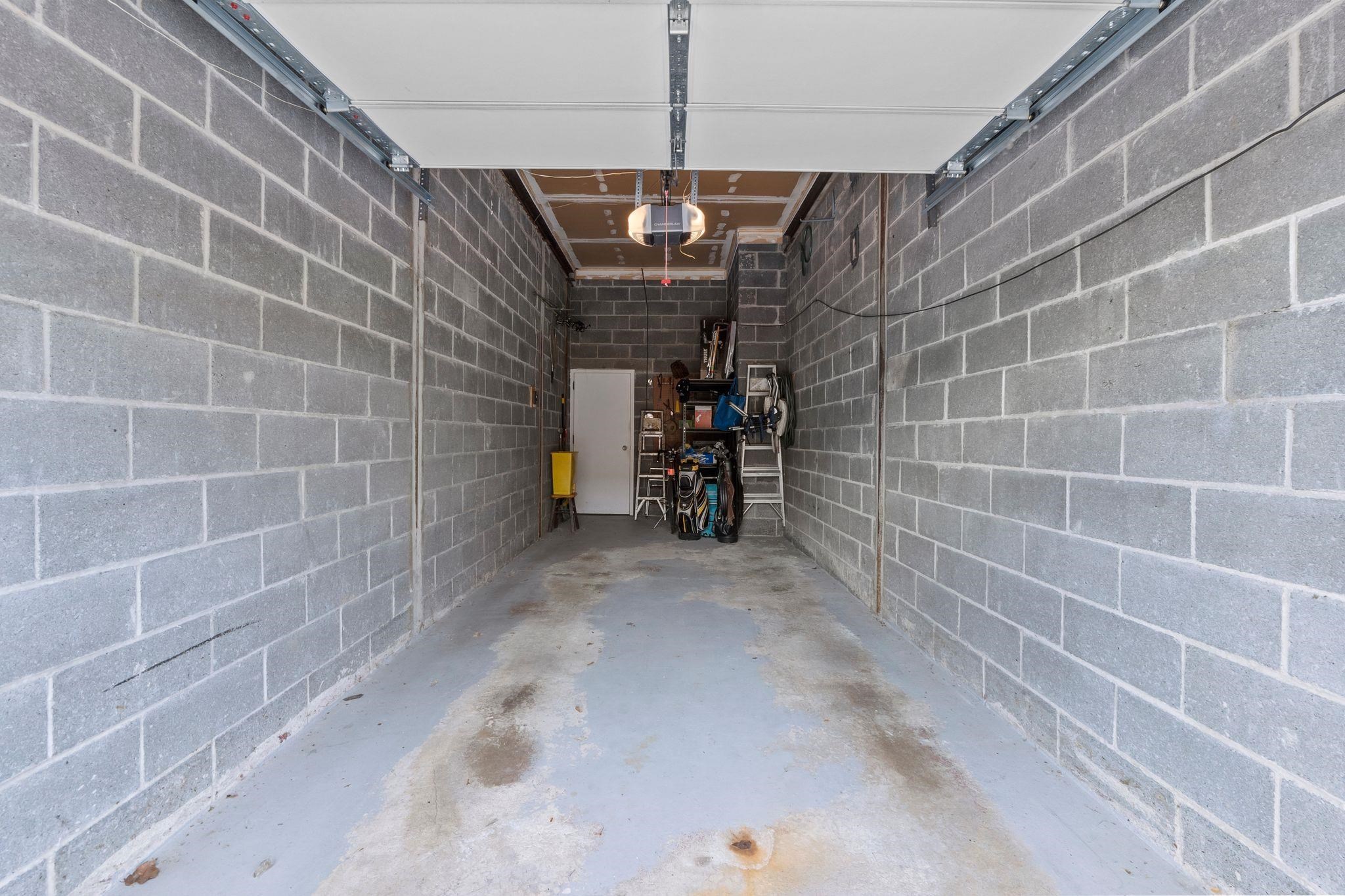 1138 FARM RD