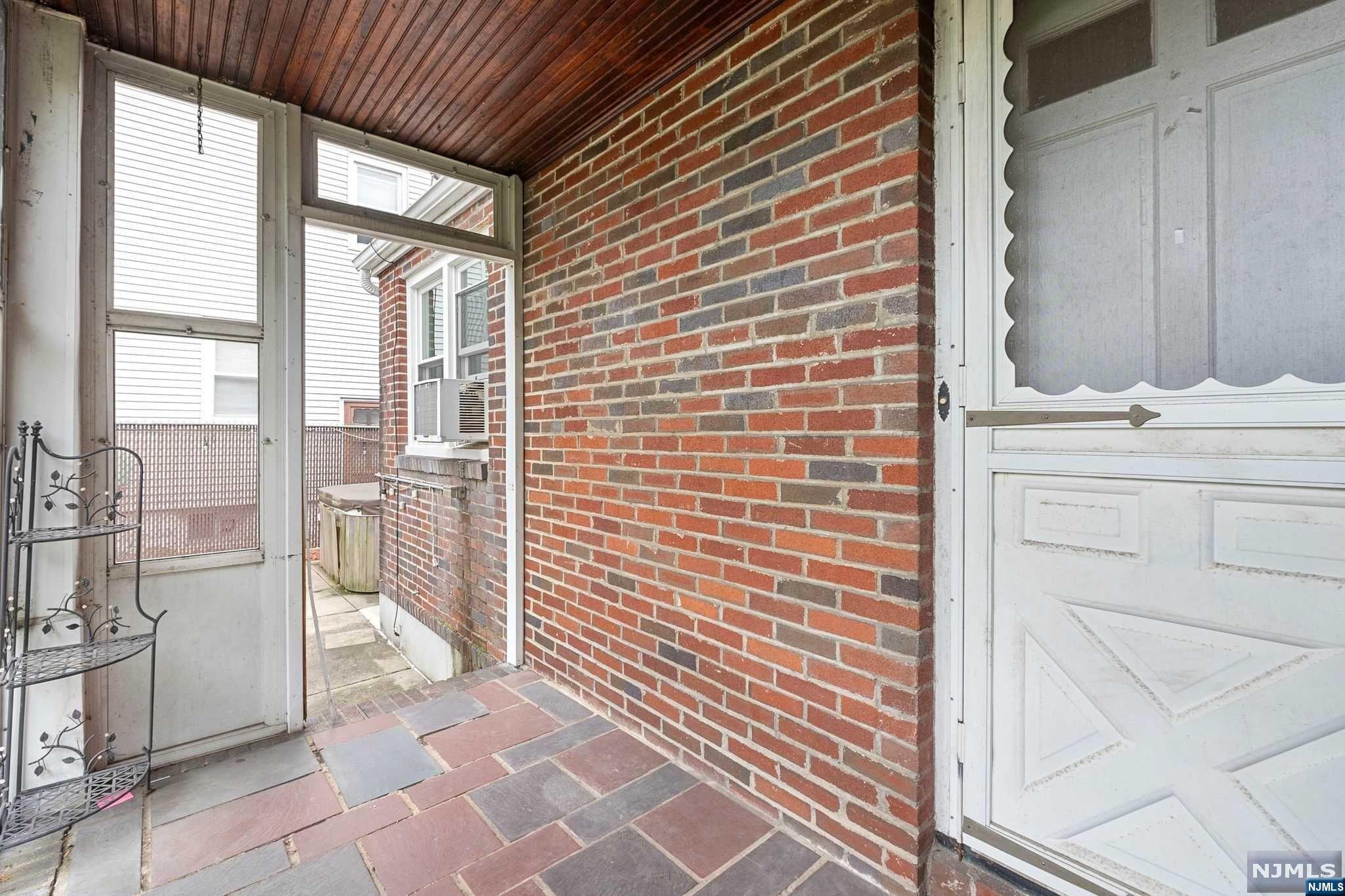 136 Melrose Avenue