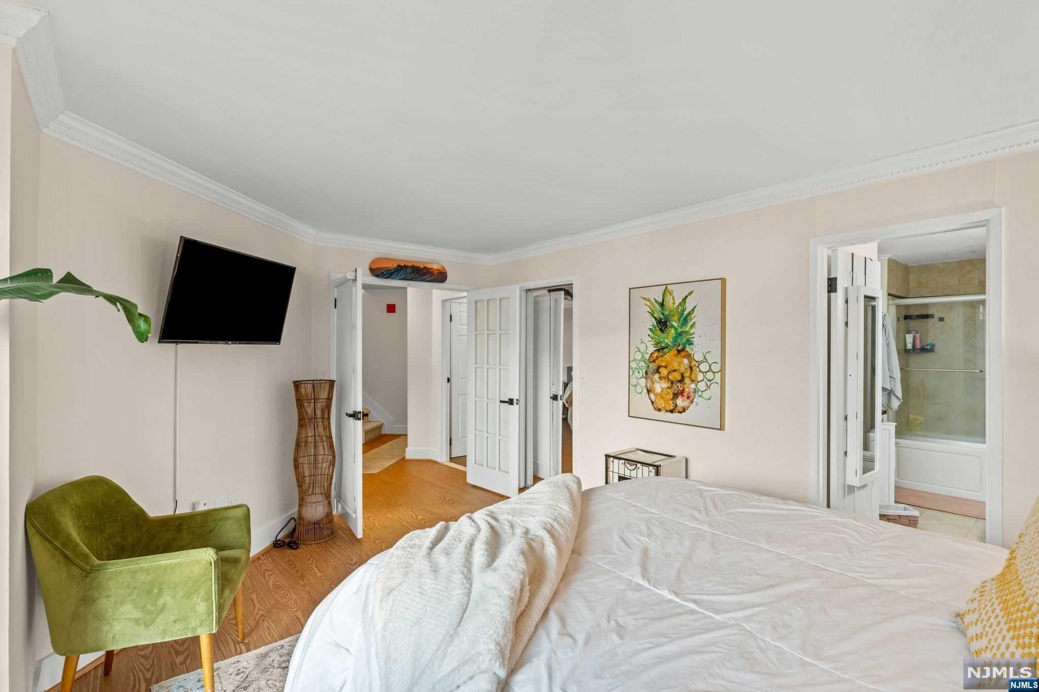 1020 Harmon Cove Tower