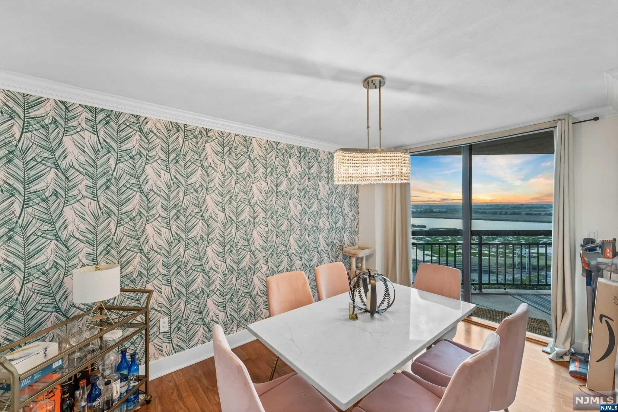 1020 Harmon Cove Tower