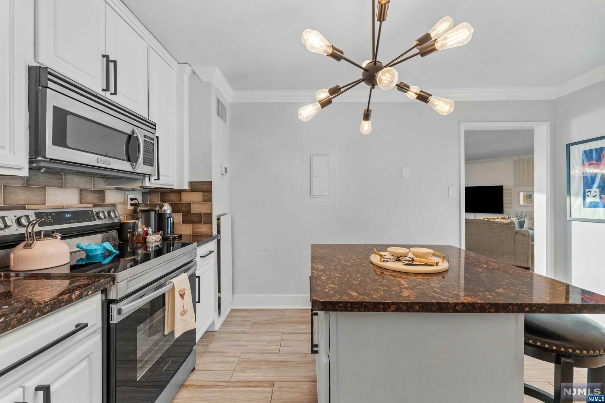 1020 Harmon Cove Tower