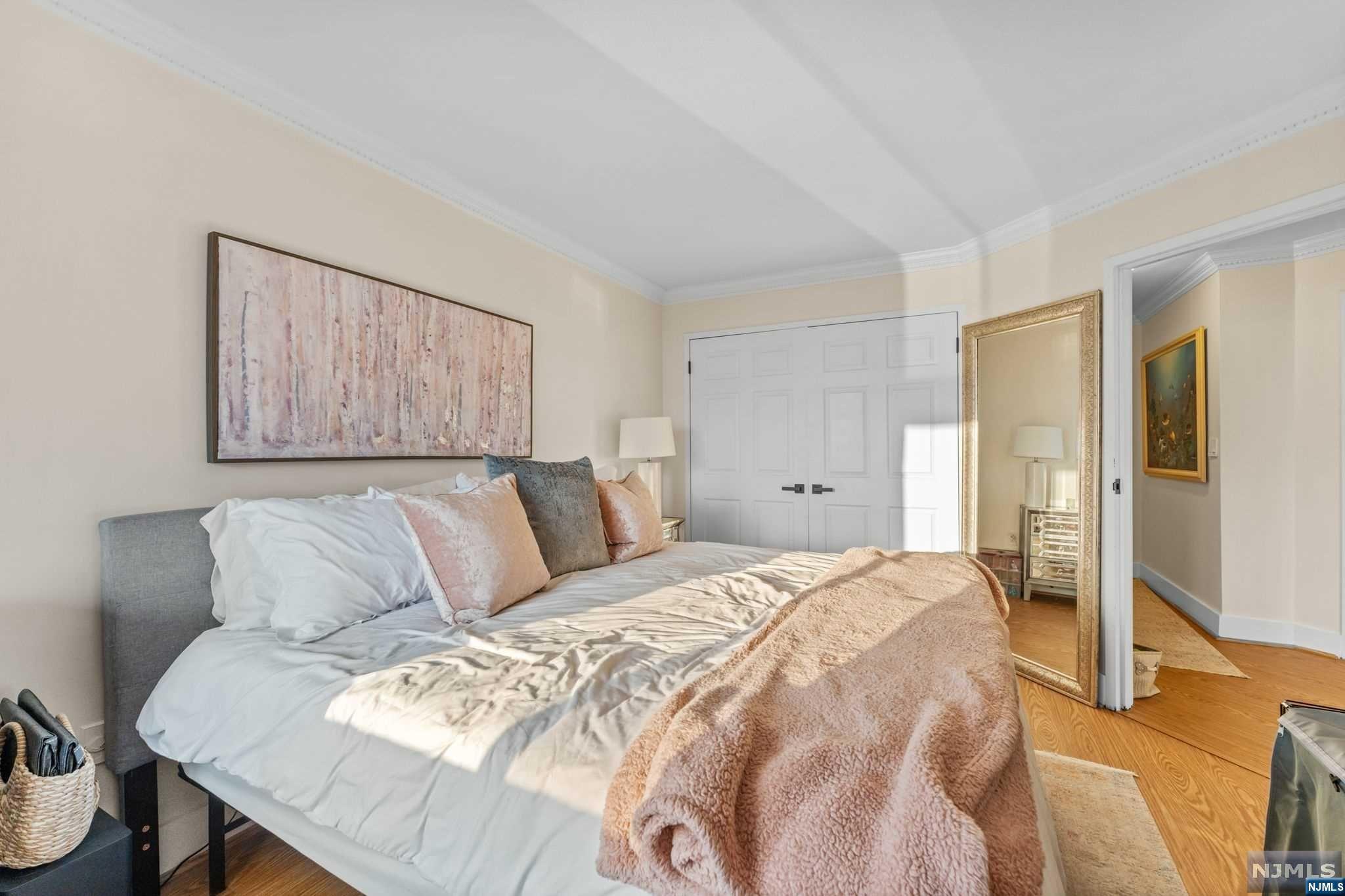 1020 Harmon Cove Tower