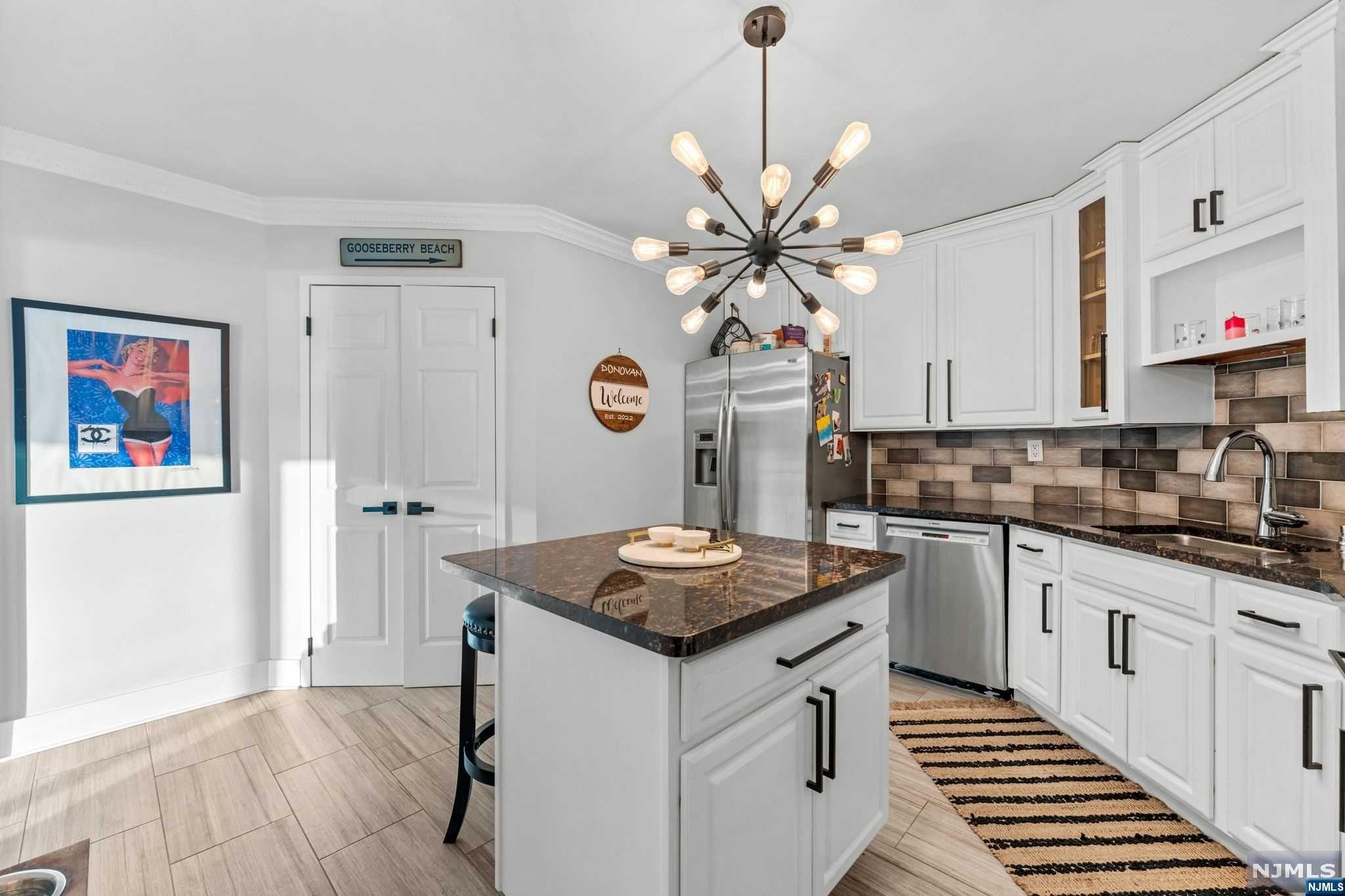 1020 Harmon Cove Tower