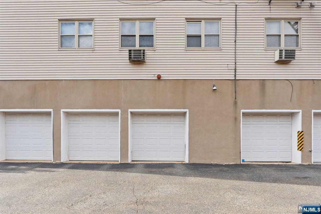 1138 Farm Road