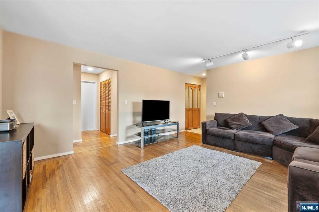 1138 Farm Road