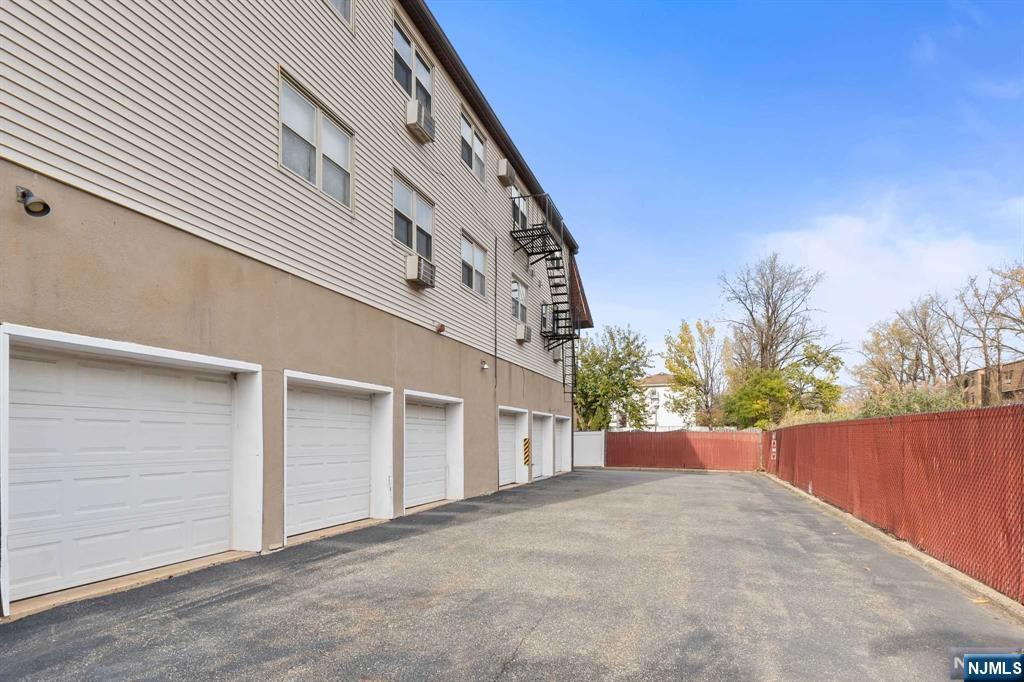 1138 Farm Road