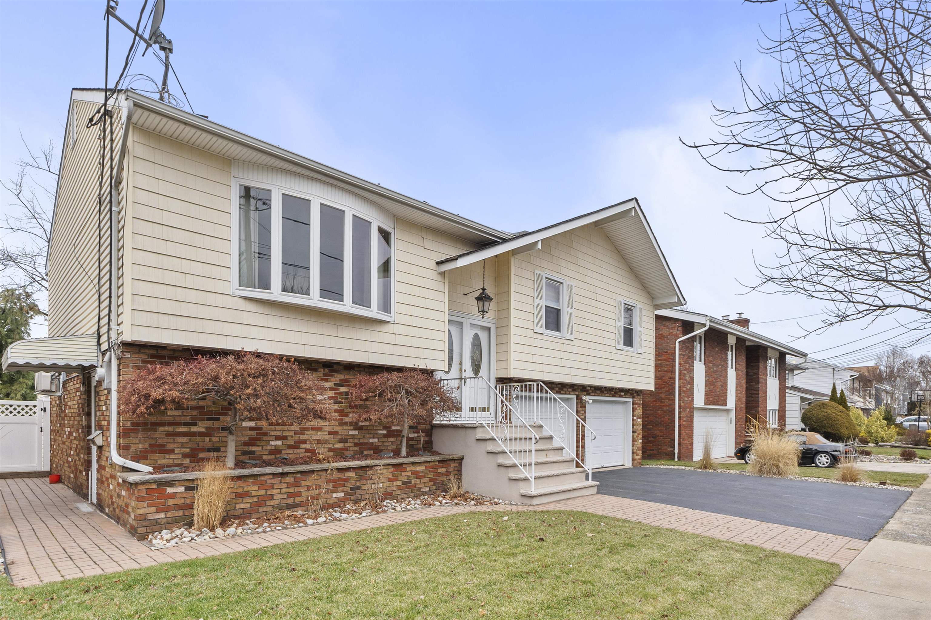 654 CHESTNUT PL