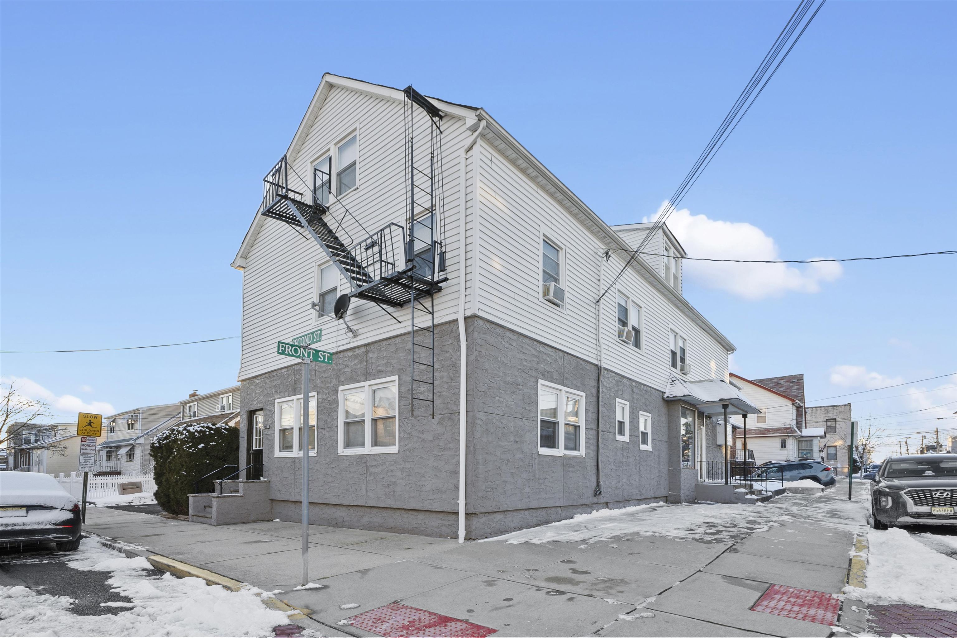 781 2ND ST Unit: 4