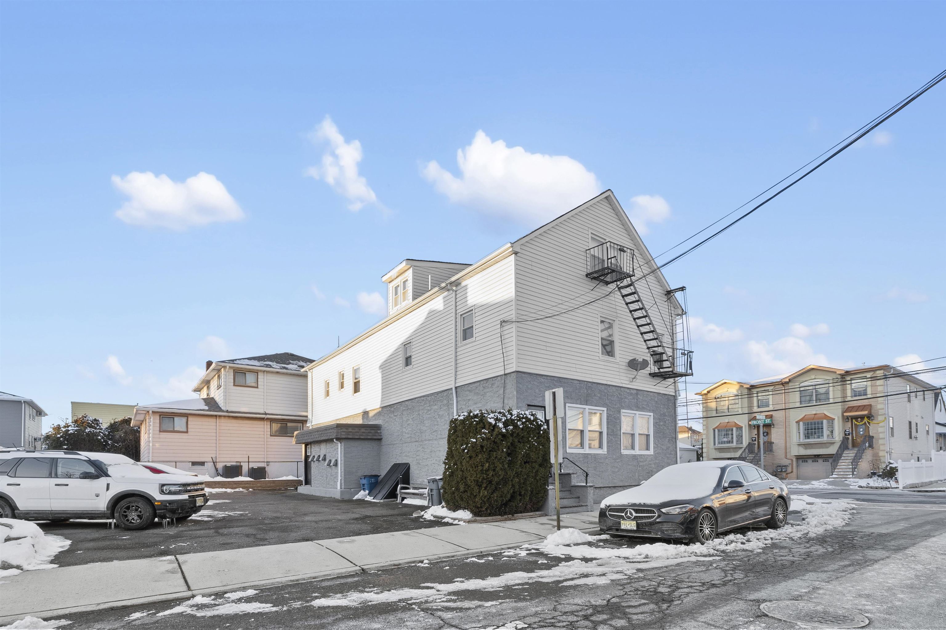 781 2ND ST Unit: 4