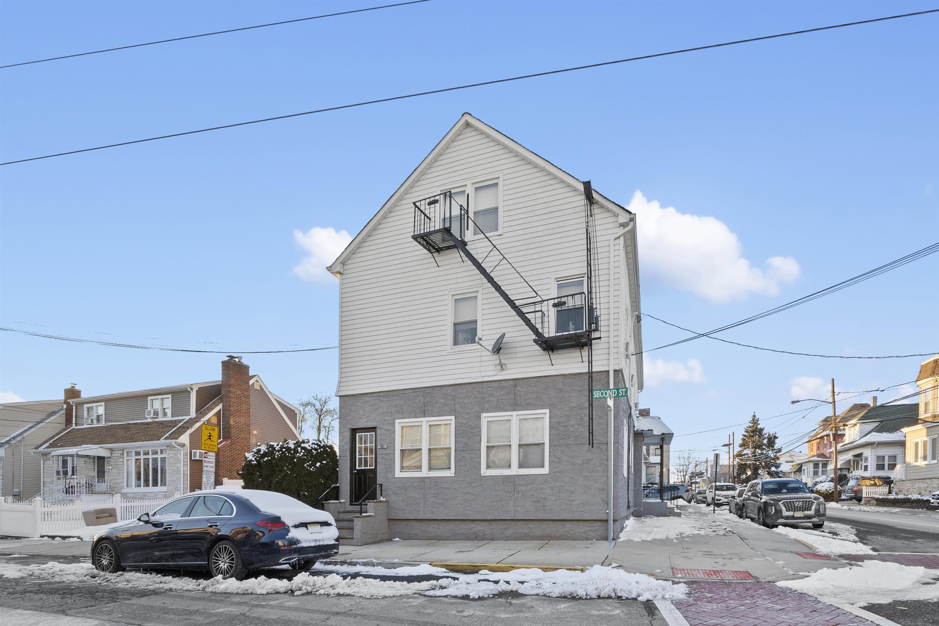 781 2ND ST Unit: 4