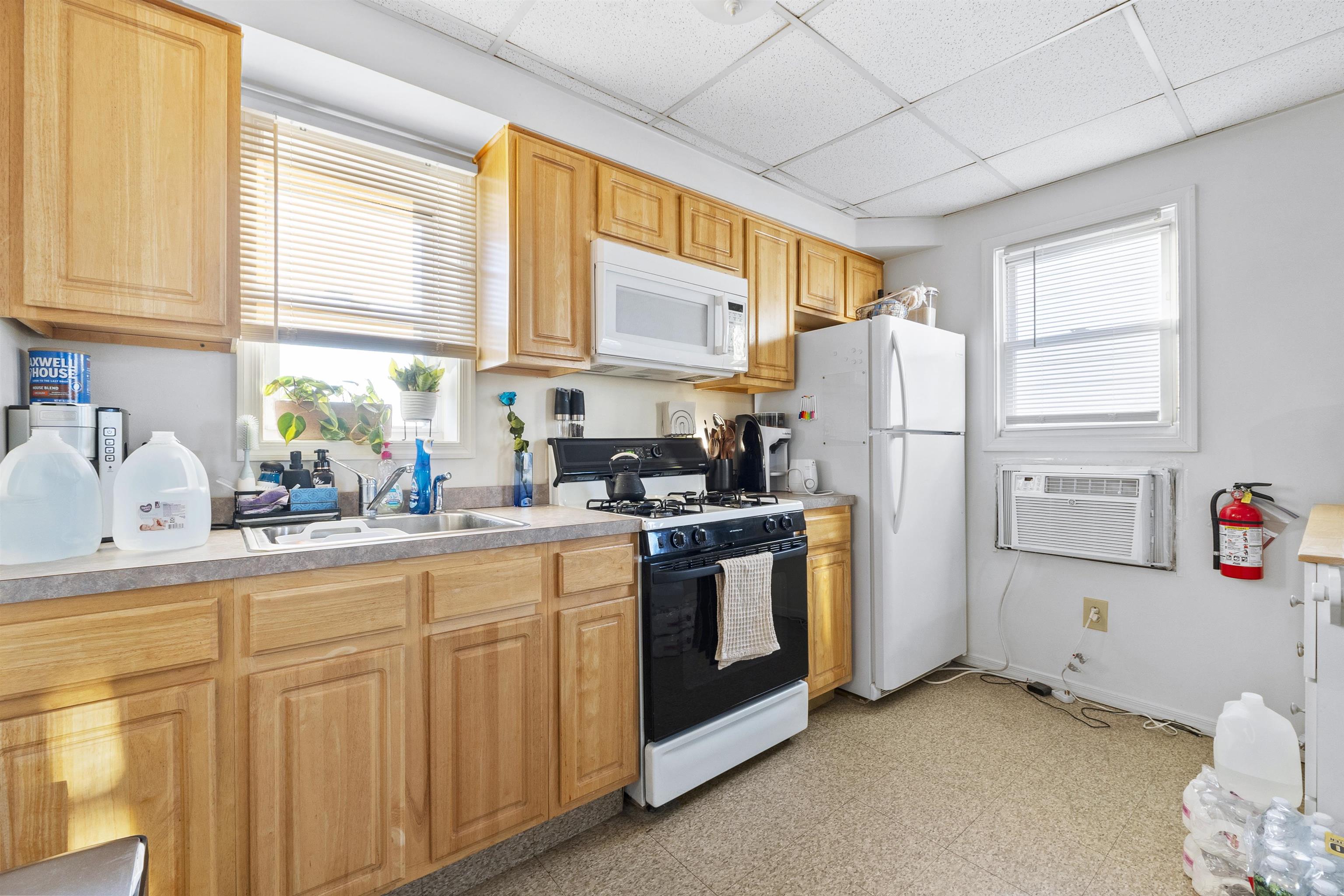 781 2ND ST Unit: 4