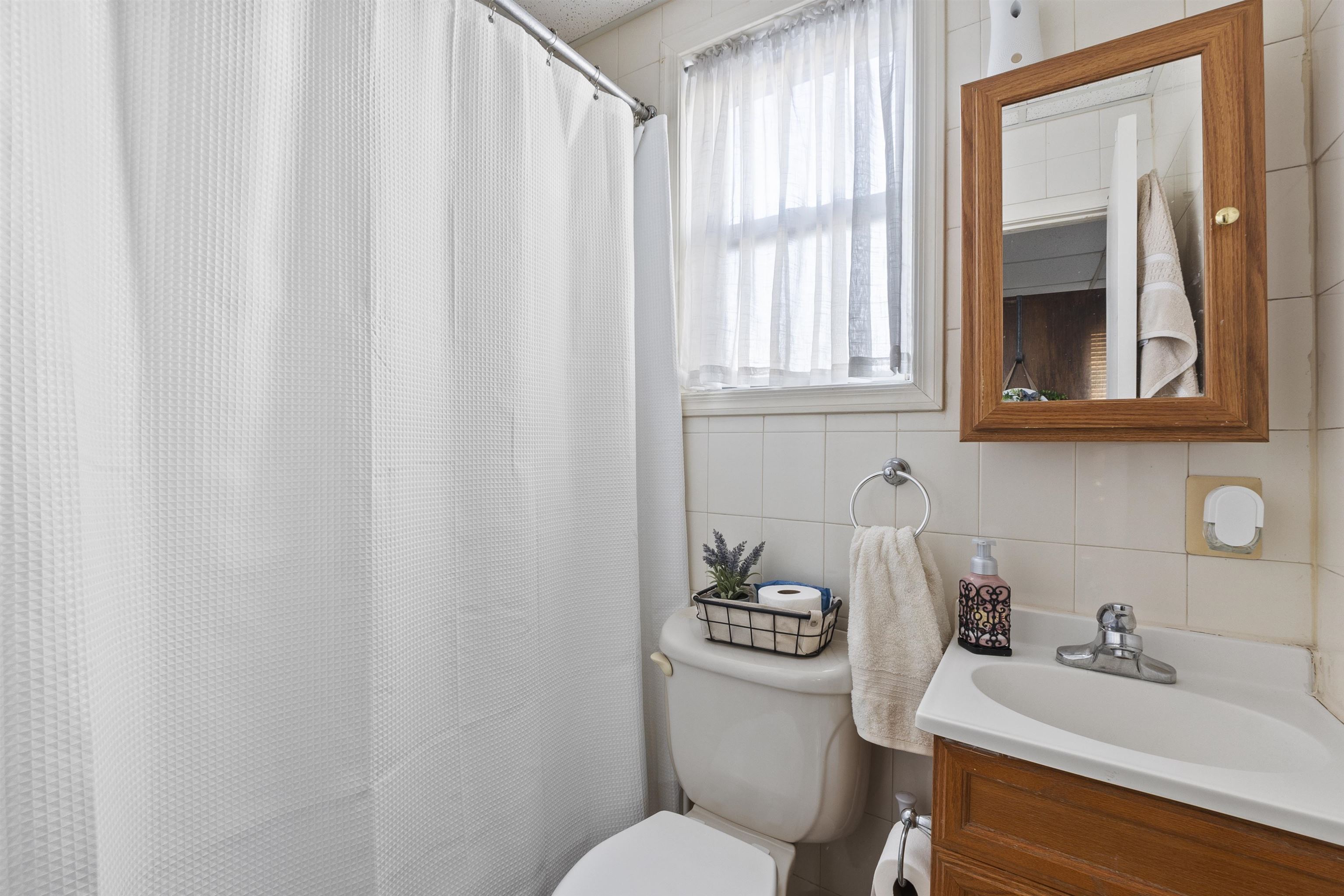 781 2ND ST Unit: 4