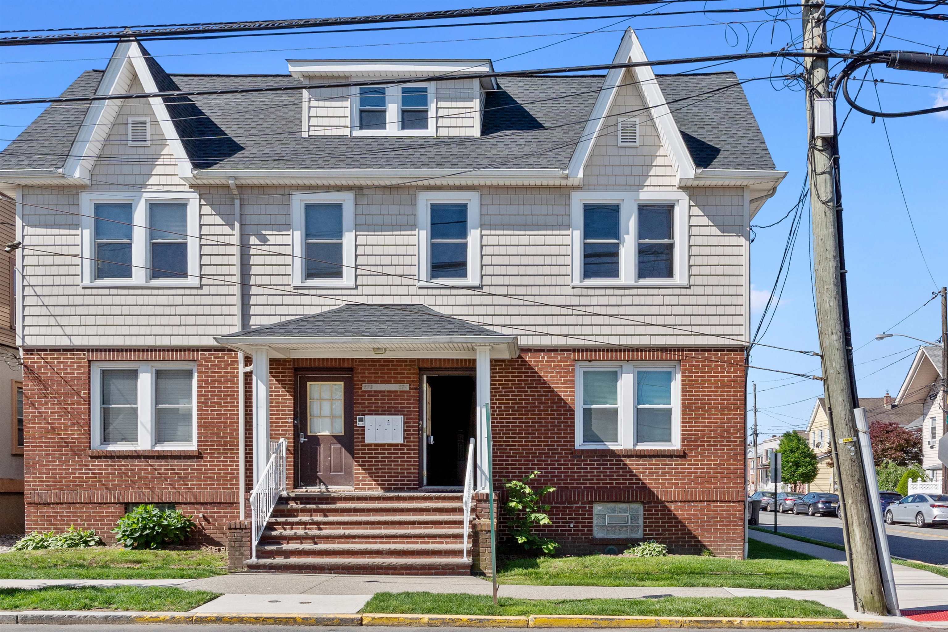273 CENTRE AVE